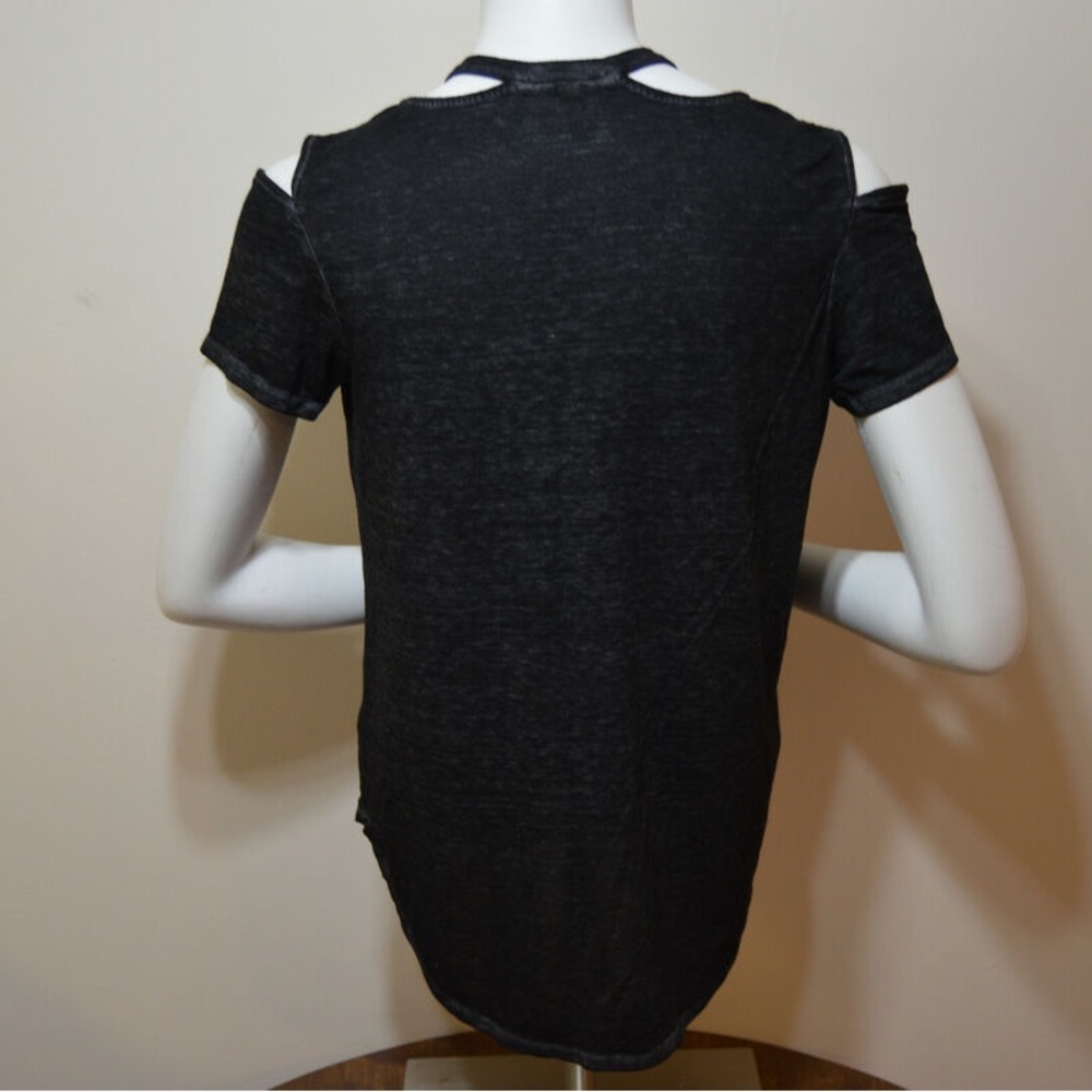Express Cold Shoulder Tee - Picture 4 of 7